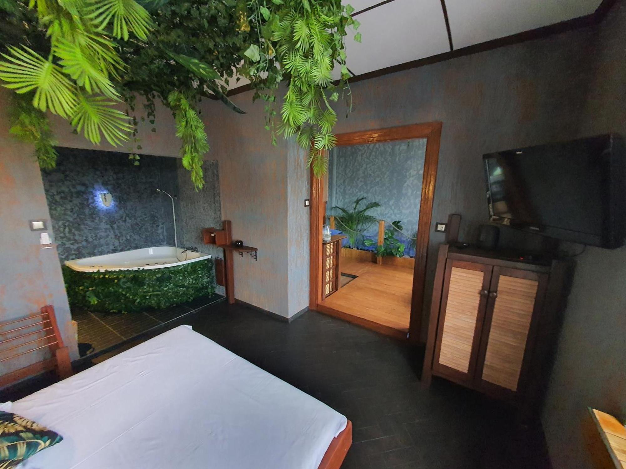 Tropicana Jacuzzi Apartment Krakow Exterior photo